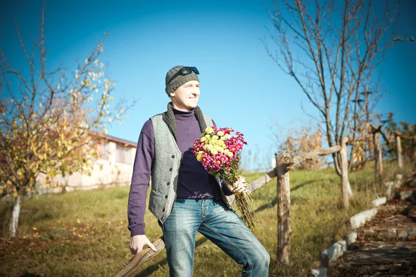 Virágos férfi — Stock Fotó