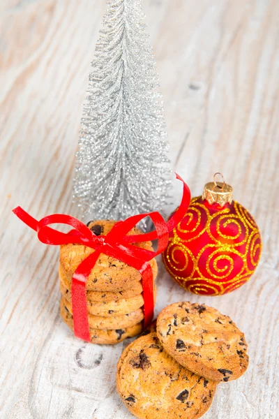 Cookies e árvore de Natal — Fotografia de Stock