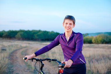 bisikletçi. bisikletçi