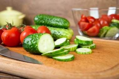 salata taze sebze üzerinden hazırlanması.