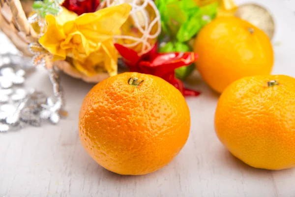 Dulce mandarina fresca en la mesa de la cocina — Foto de Stock