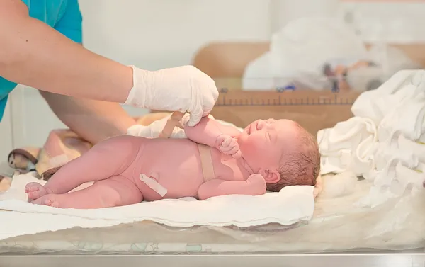 Measurement of the newborn in the hospital — Stock Photo, Image