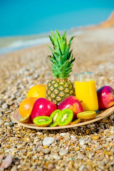 Fresh fruit on the beach — Stock Photo, Image