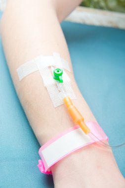 intravenöz enjeksiyon, tıbbi ürünün damla
