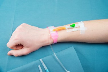 intravenöz enjeksiyon, tıbbi ürünün damla