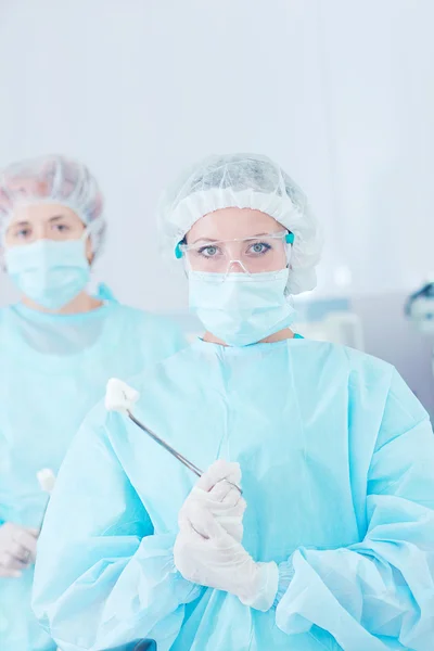 Young beautiful woman doctor in the operating room — Stock Photo, Image