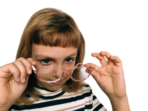 Una Linda Chica Caucásica Años Mira Dentro Montura Sus Gafas —  Fotos de Stock