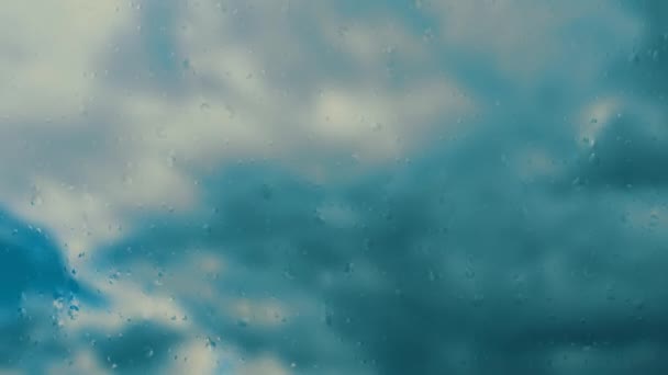 Капли Дождя Стекают Стеклу Время Штормового Ветра Прошло Мягкий Фокус — стоковое видео