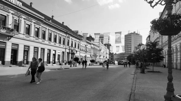 Novi Sad, Serbia 30 April 2022 Hotel Vojvodina is the oldest hotel in the center of the city. European tourism facility. Street with passers-by. Freedom Square. Hotel with rooms provision of services — Stock Photo, Image