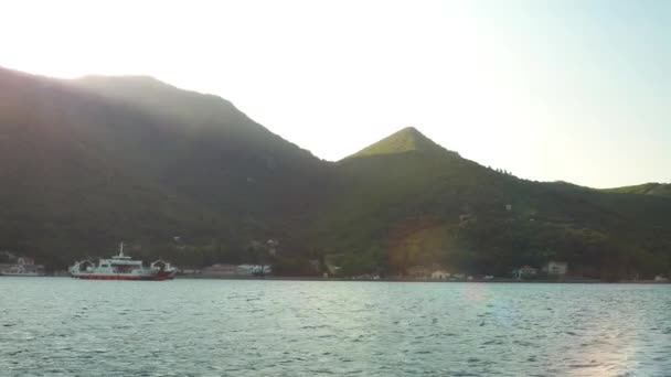 Boka Kotor Αδριατική Θάλασσα Verige Strait Lepetane Ferry Line Trajekt — Αρχείο Βίντεο
