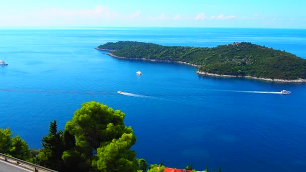 Vista Del Hermoso Yate Vela Mar Adriático Isla Lokrum Desde — Vídeos de Stock