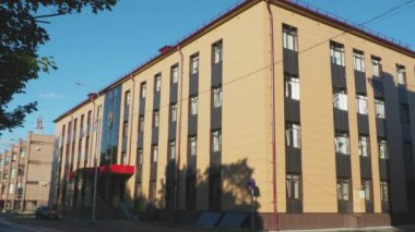 Petrozavodsk, Karelia Cumhuriyeti, Rusya 3 Ağustos 2022. Binanın ön cephesi, Gyulling seti, 13. Barışın hakimleri. Prionezhsky ve Petrozavodsk şehir bölgelerinin yargı bölümü