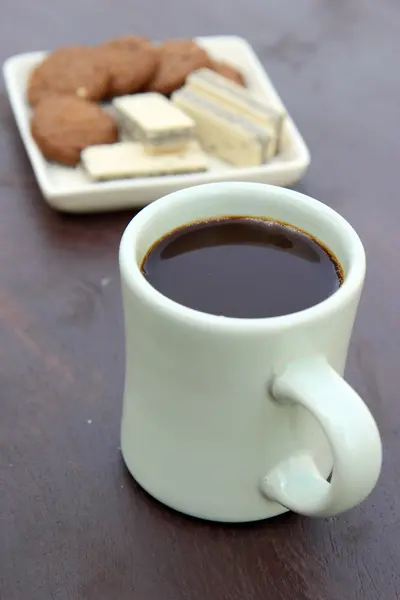 Кофе и закуски — стоковое фото