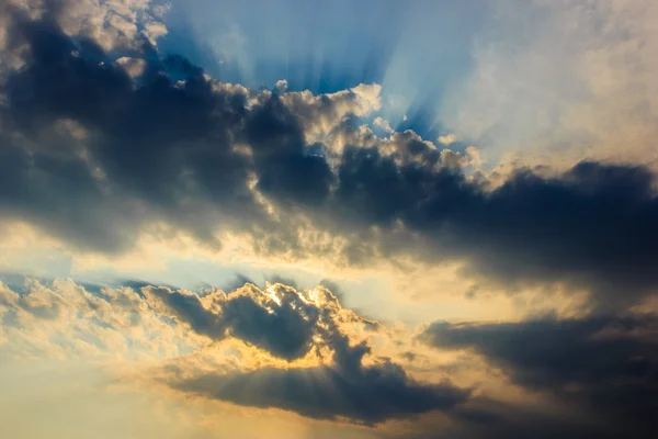 Cielo con nube negra — Foto de Stock