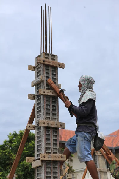 Pilar de cemento para la construcción de viviendas —  Fotos de Stock