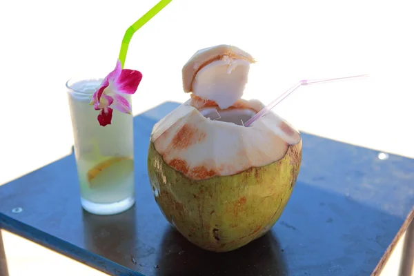 Coconut and lemon juice — Stock Photo, Image