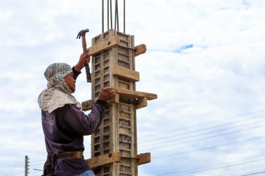 bina çimento ayağı ev yapımı için emek