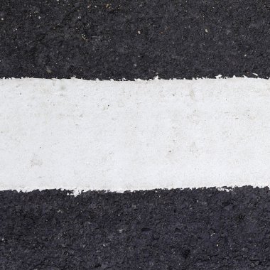 Yoldaki beyaz çizgi