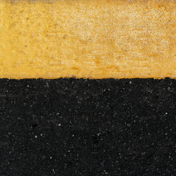 Yellow line on the road — Stock Photo, Image