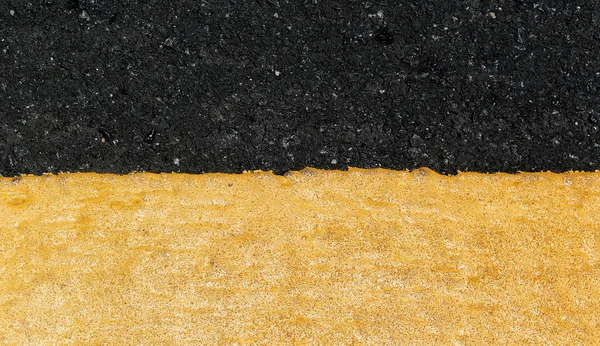 Yellow line on the road — Stock Photo, Image