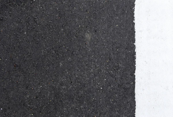 Weiße Linie auf der Straße — Stockfoto