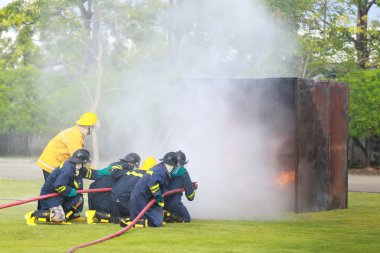 itfaiye yangın için mücadele saldırı eğitimi