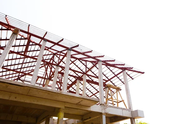 Строительство крыши для нового дома — стоковое фото
