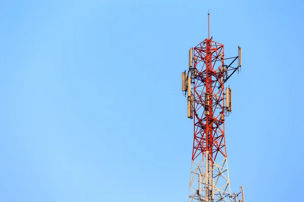 Antena de telecomunicações — Fotografia de Stock