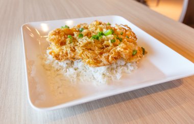 Tay yumurta omlet gevrek pirinç