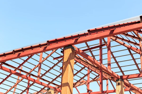 yeni ev için çelik çatı yapımı