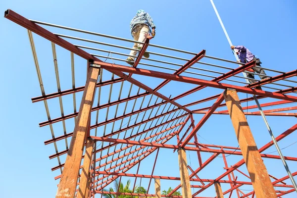 Labor working in construction site for roof prepare — Stock Photo, Image