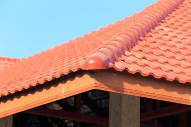 çatı kiremit için ev kurmak yığınları ile yapım aşamasında