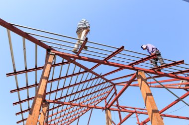 emek inşaat alanında çatı için çalışma hazırlamak 