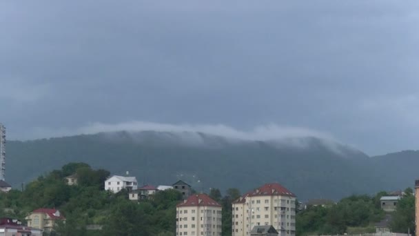 Wolke auf dem Berg — Stockvideo