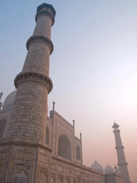 The beautiful Taj Mahal in the morning, Agra - India — Stock Photo, Image