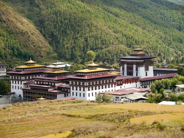 O Tashichhoedzong na cidade de Thimpu no Butão — Fotografia de Stock