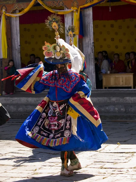 L'uomo mascherato sta ballando al Jakar tsechus — Foto Stock