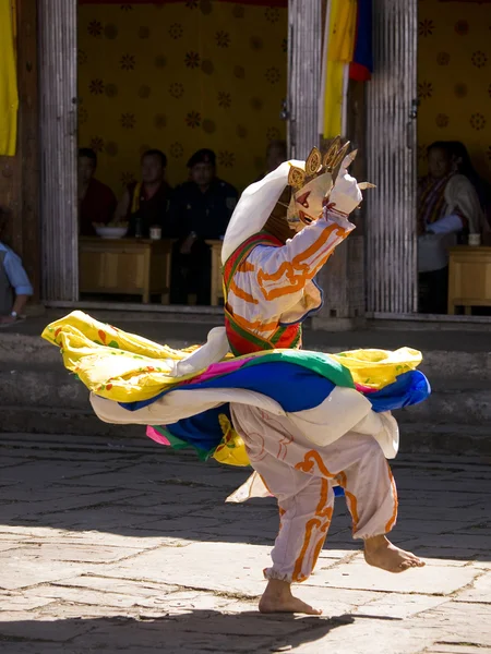 Masked man are dancing at the Jakar tsechus — Stock Photo, Image