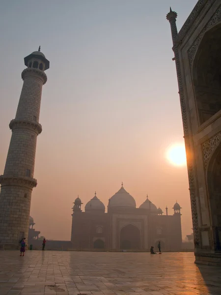 The beautiful Taj Mahal in the morning, Agra - India — Stock Photo, Image