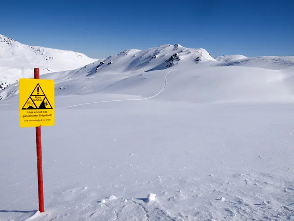 Das Ende des kontrollierten Skigebiets — Stockfoto