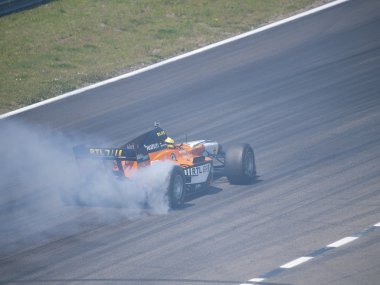 zandvoort formül bir araçta biraz lastik Tom coronel yakar
