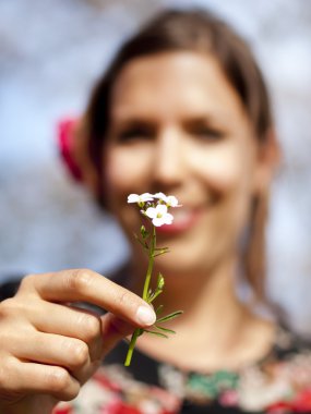 güzel kız cuckoo çiçek bahar teslim