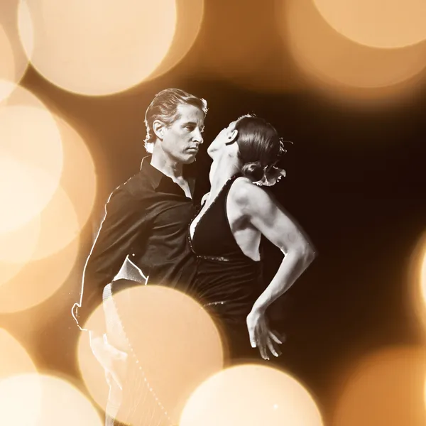 Couple dancing tango — Stock Photo, Image