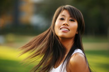 Güzel genç Asyalı kadın.