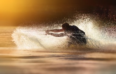 waterskier su kayağı