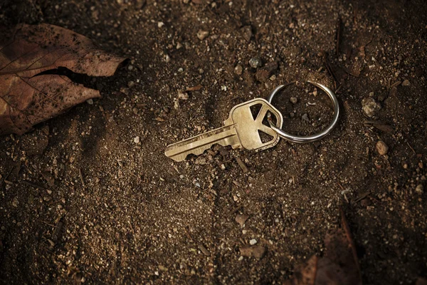 Chave perdida e encontrada — Fotografia de Stock