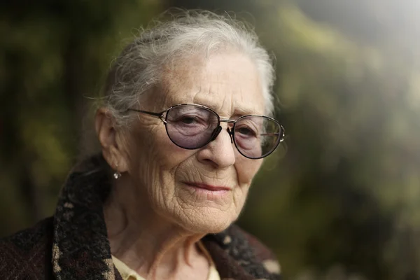 Starszy kobieta — Zdjęcie stockowe
