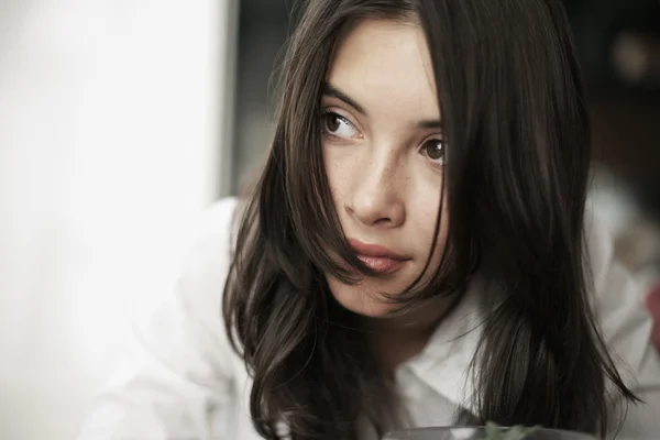 Young woman thinking — Stock Photo, Image