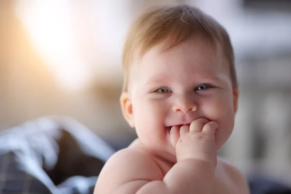 Glückliches Baby — Stockfoto