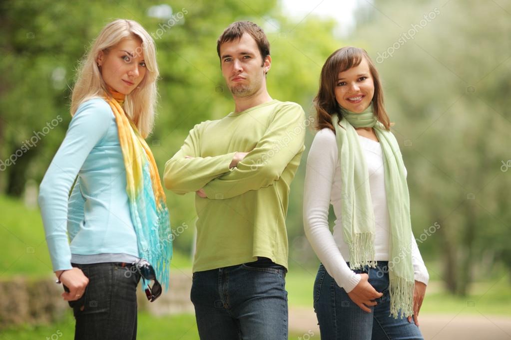 Dreier zwei frauen ein mann